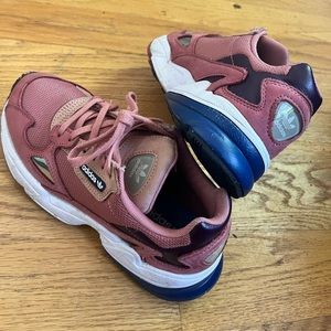 Vintage adidas sneakers pink